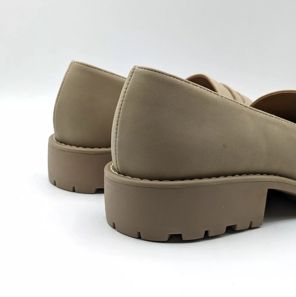 dv by Dolce Vita “Crisp” Classic Penny Loafer/Lug Sole Block Heel (Dune/Tan) NEW - Picture 10 of 16